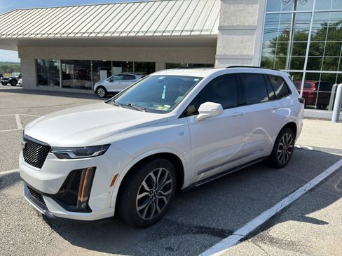 Used 2021 Cadillac XT6 Sport AWD/4WD image 2