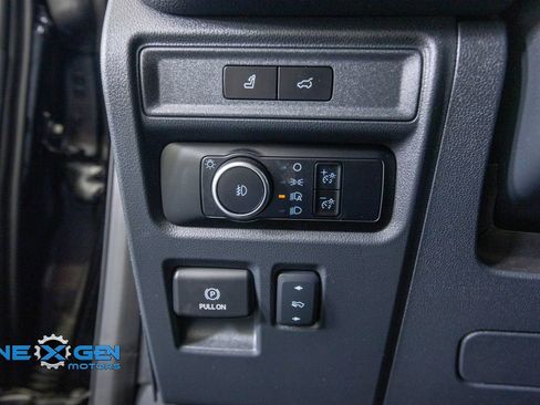 Used 2024 Ford Expedition Limited AWD/4WD image 13