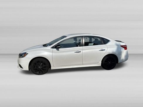 Used 2018 Nissan Sentra SR w/ SR Midnight Edition Package FWD image 9
