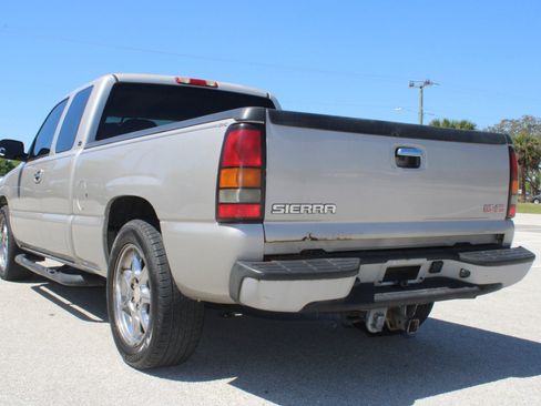 Used 2006 GMC Sierra 1500 W/T w/ Light Duty Power Package image 6
