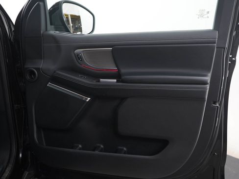 Used 2025 Ford Expedition Max Platinum AWD/4WD image 9
