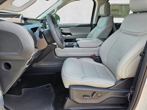 New 2026 Ford Expedition Max Active RWD image 4