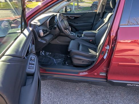 Used 2025 Subaru Outback Touring image 9
