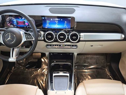 Certified 2026 Mercedes-Benz GLB 250 4MATIC image 18