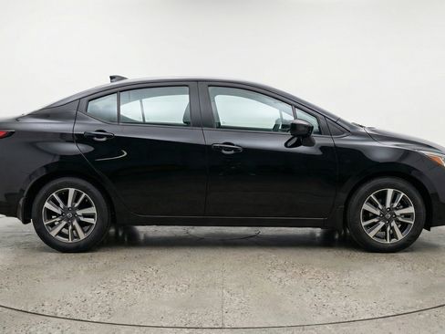 Used 2025 Nissan Versa SV image 11