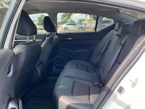 Used 2025 Nissan Altima 2.5 SR FWD image 35