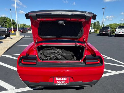Used 2016 Dodge Challenger SRT Hellcat RWD image 8