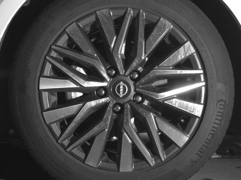 Used 2025 Nissan Altima 2.5 SV FWD image 12