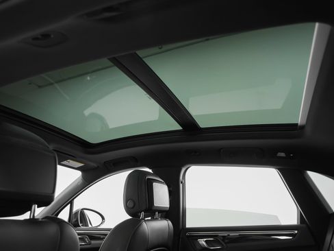 Certified 2020 Porsche Macan S AWD/4WD image 41