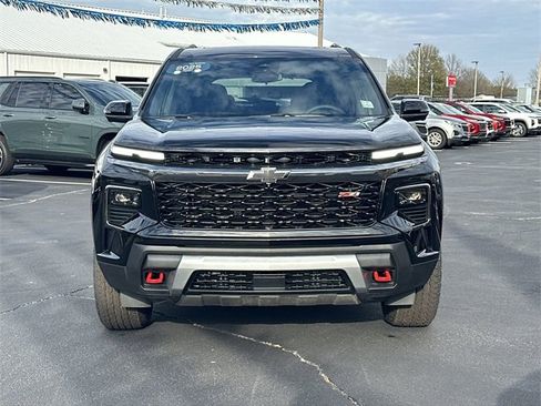 Used 2025 Chevrolet Traverse Z71 w/ Driver Confidence Package image 3