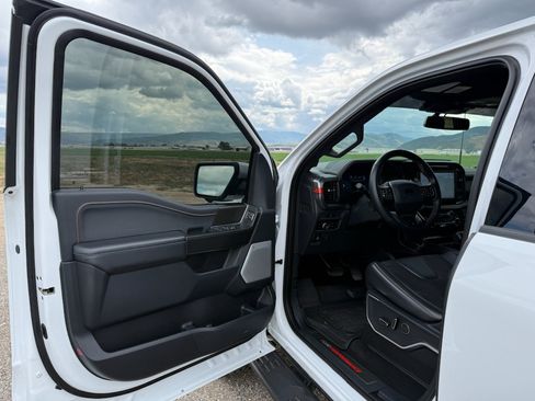 Used 2025 Ford F150 Raptor AWD/4WD image 13