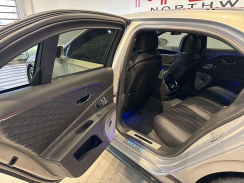 Used 2022 Bentley Flying Spur V8 image 49