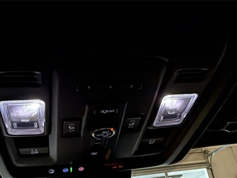 Used 2023 GMC Yukon Denali image 38