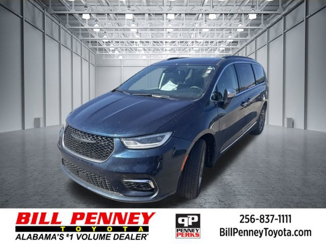 Used 2023 Chrysler Pacifica Limited w/ Uconnect Theater Family Group AWD/4WD image 1