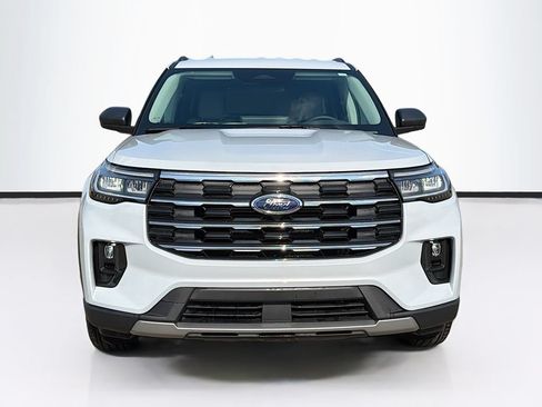Used 2026 Ford Explorer Active w/ Active Comfort Package AWD/4WD image 2