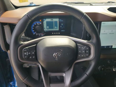 Used 2024 Ford Bronco Outer Banks w/ Sasquatch Package AWD/4WD image 10