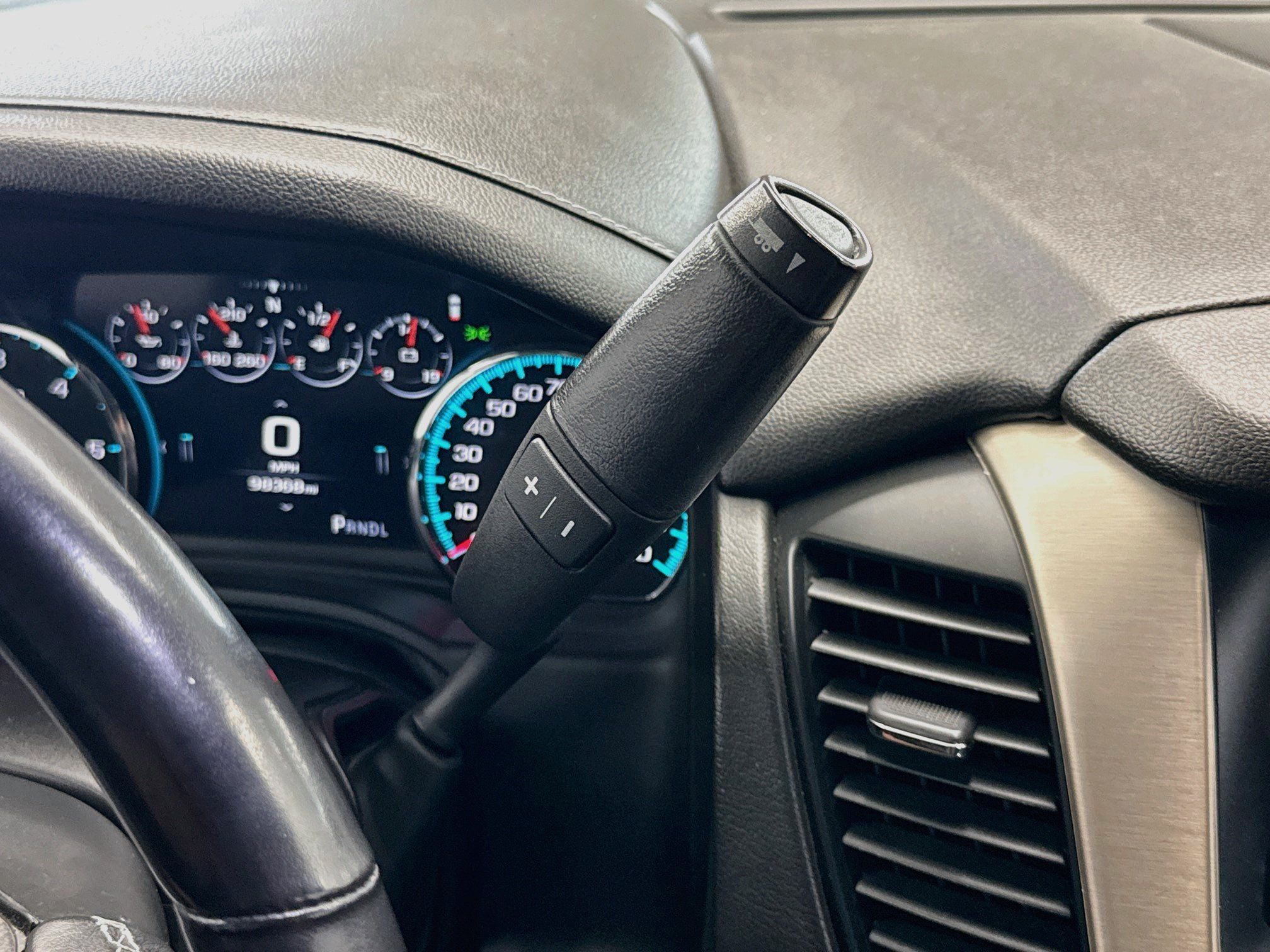 Used 2020 GMC Yukon Denali w/ Denali Premium Package RWD image 25