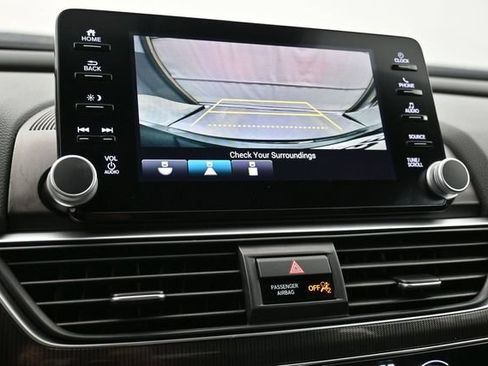 Used 2018 Honda Accord Sport image 2
