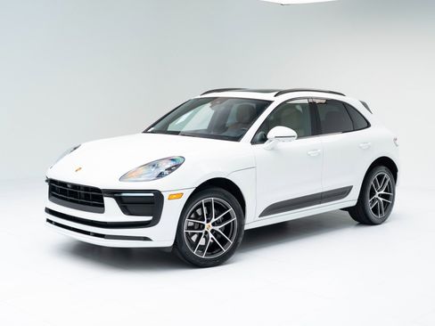 Used 2022 Porsche Macan image 1