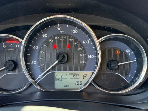 Used 2014 Toyota Corolla LE FWD image 11