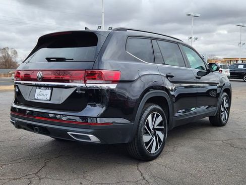 Certified 2025 Volkswagen Atlas SE image 3