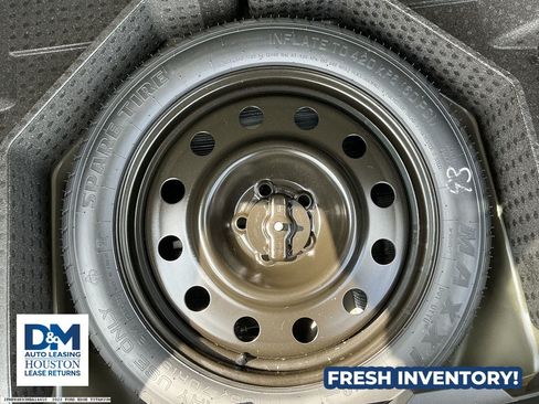 Used 2022 Ford Edge Titanium w/ Equipment Group 301A AWD/4WD image 9