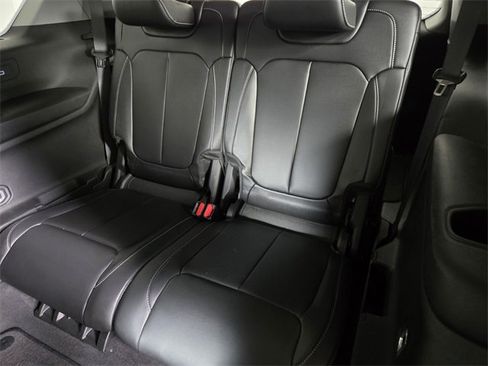 Used 2022 Jeep Grand Cherokee L Limited image 15