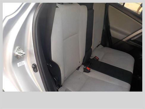 Used 2017 Toyota RAV4 XLE AWD/4WD image 29