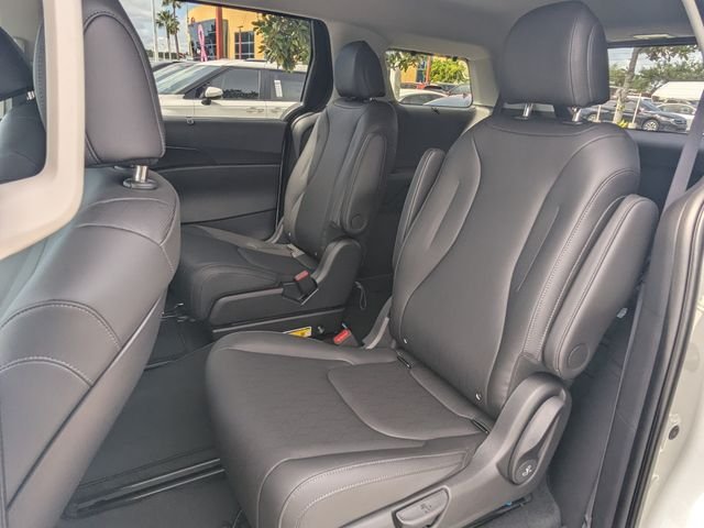 New 2027 Kia Carnival EX w/ Dark Edition Package FWD image 13