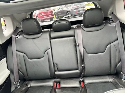 Used 2022 Jeep Compass Limited w/ Sun and Sound Group image 24