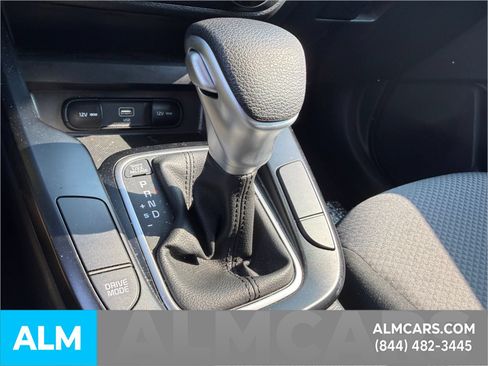 Used 2025 Kia Soul LX w/ LX Technology Package FWD image 18
