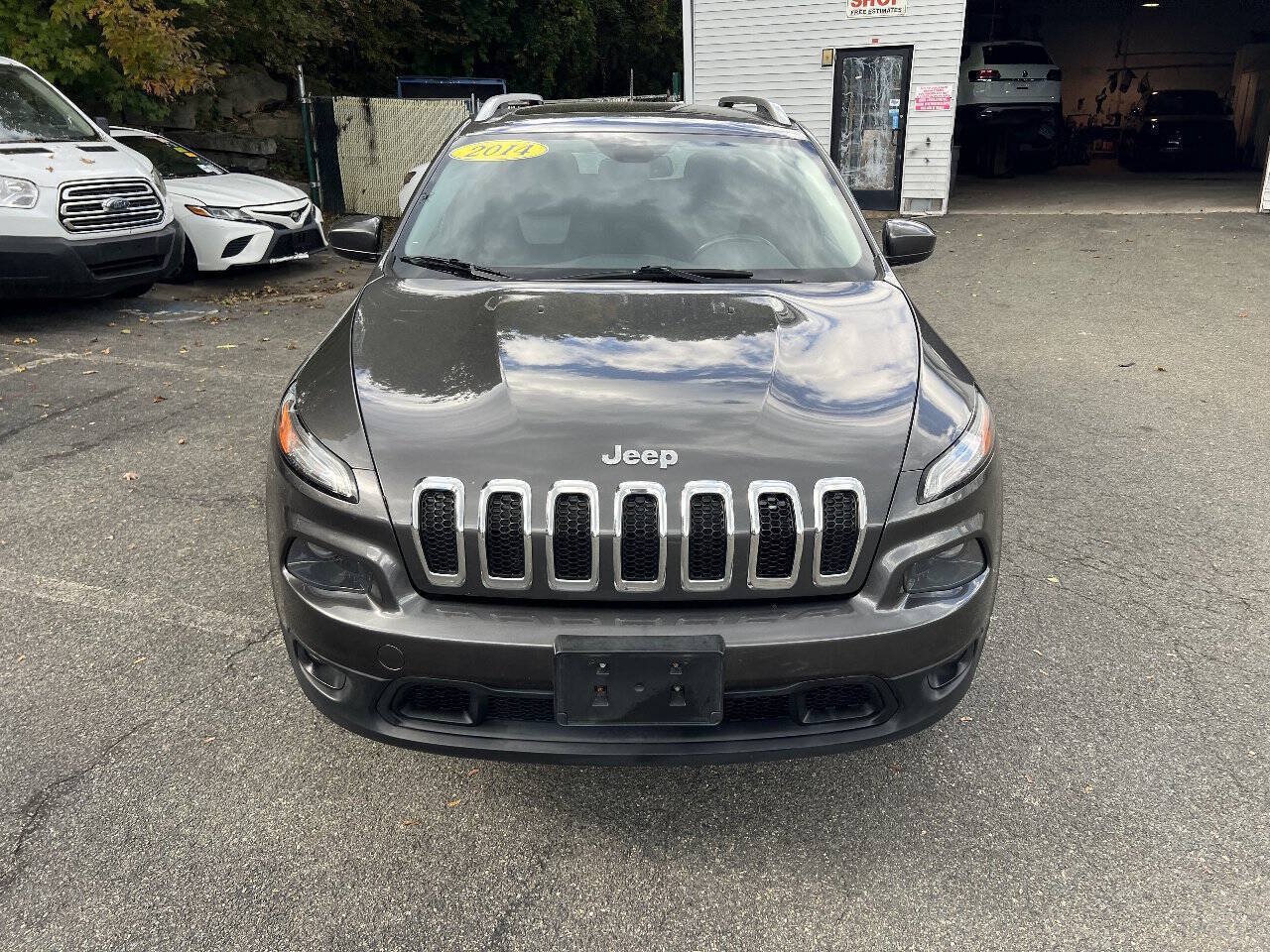 Used 2014 Jeep Cherokee Latitude w/ Comfort/Convenience Group AWD/4WD image 4