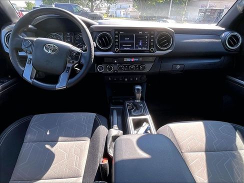 Used 2023 Toyota Tacoma TRD Sport w/ Technology Package AWD/4WD image 21