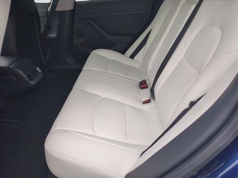 Used 2021 Tesla Model 3 Long Range image 18