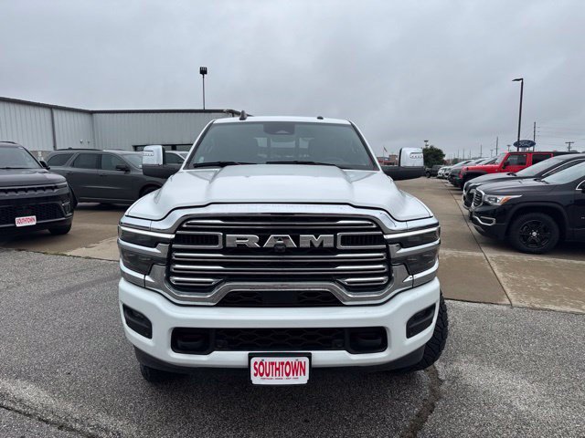 Used 2025 RAM 2500 Laramie AWD/4WD image 2