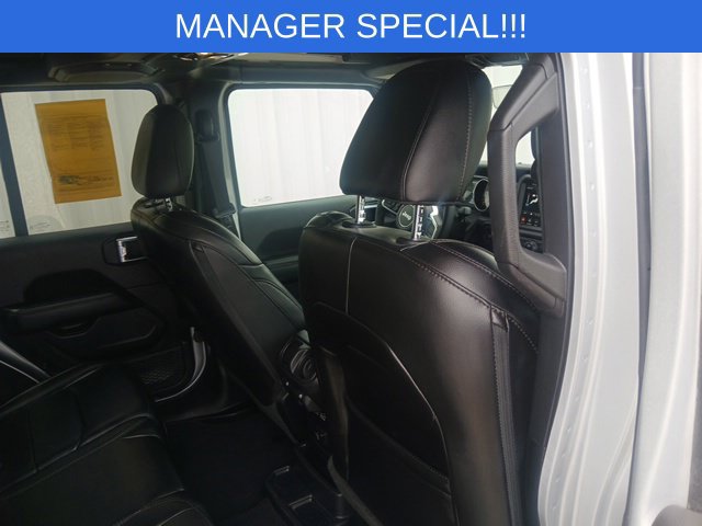 Used 2023 Jeep Wrangler Unlimited Sahara AWD/4WD image 18