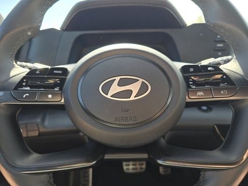 Used 2025 Hyundai Elantra Sport FWD image 26