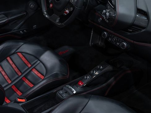 Used 2018 Ferrari 488 Spider image 59