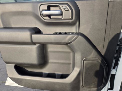 Used 2024 Chevrolet Silverado 1500 Custom image 17