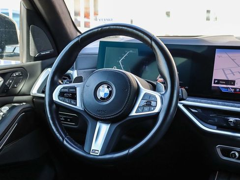 Used 2024 BMW X7 xDrive40i w/ M Sport Package AWD/4WD image 16