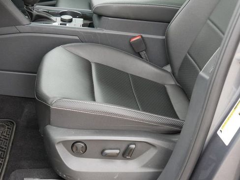 Certified 2023 Volkswagen Atlas Cross Sport SE w/ Panoramic Sunroof Package AWD/4WD image 14