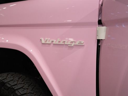 Used 2023 Ford Bronco 2-Door AWD/4WD image 12