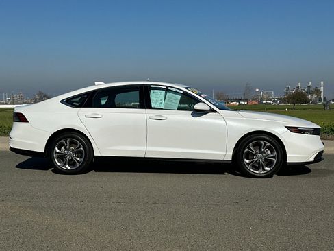 Used 2024 Honda Accord EX image 3