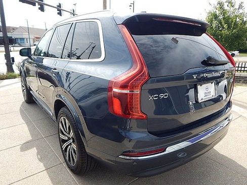 Certified 2025 Volvo XC90 B5 Core image 10