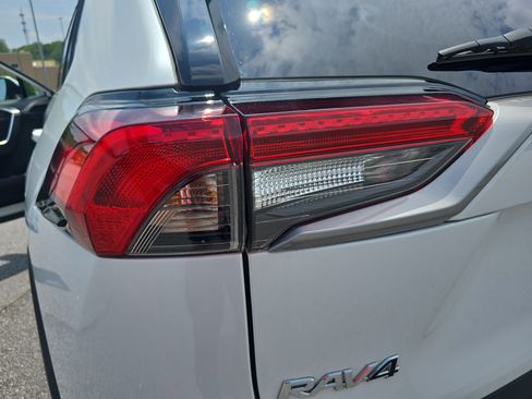 Used 2025 Toyota RAV4 Limited AWD/4WD image 33