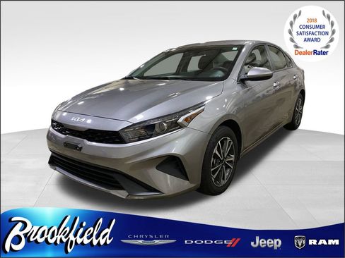 Used 2024 Kia Forte LXS FWD image 3