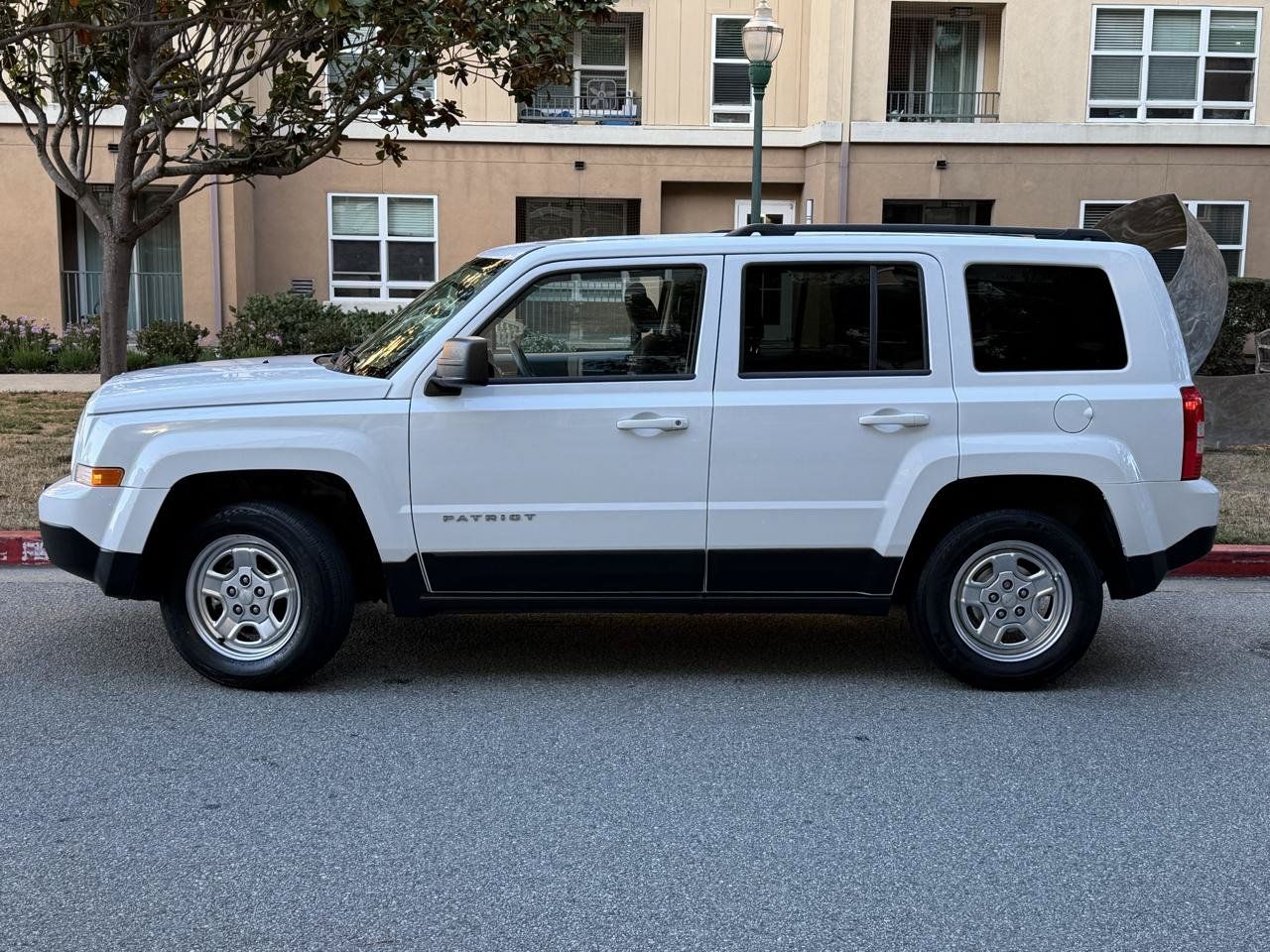 Used 2014 Jeep Patriot Sport w/ Power Value Group FWD image 3
