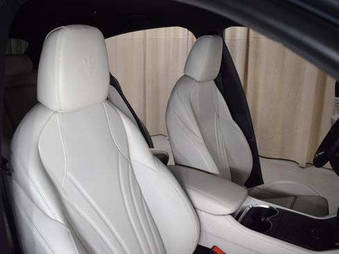 Certified 2024 Maserati Grecale GT image 24