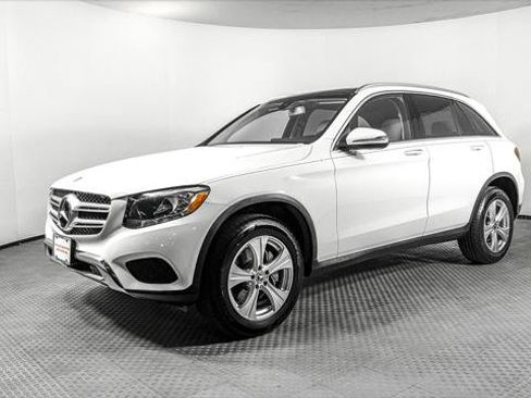Used 2017 Mercedes-Benz GLC 300 image 2