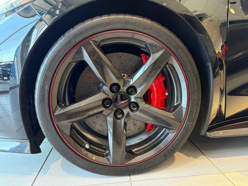 Used 2024 Chevrolet Corvette Z06 RWD image 34